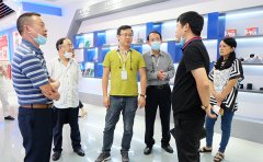 重慶市北碚區一行領導對日聯科技總部進···